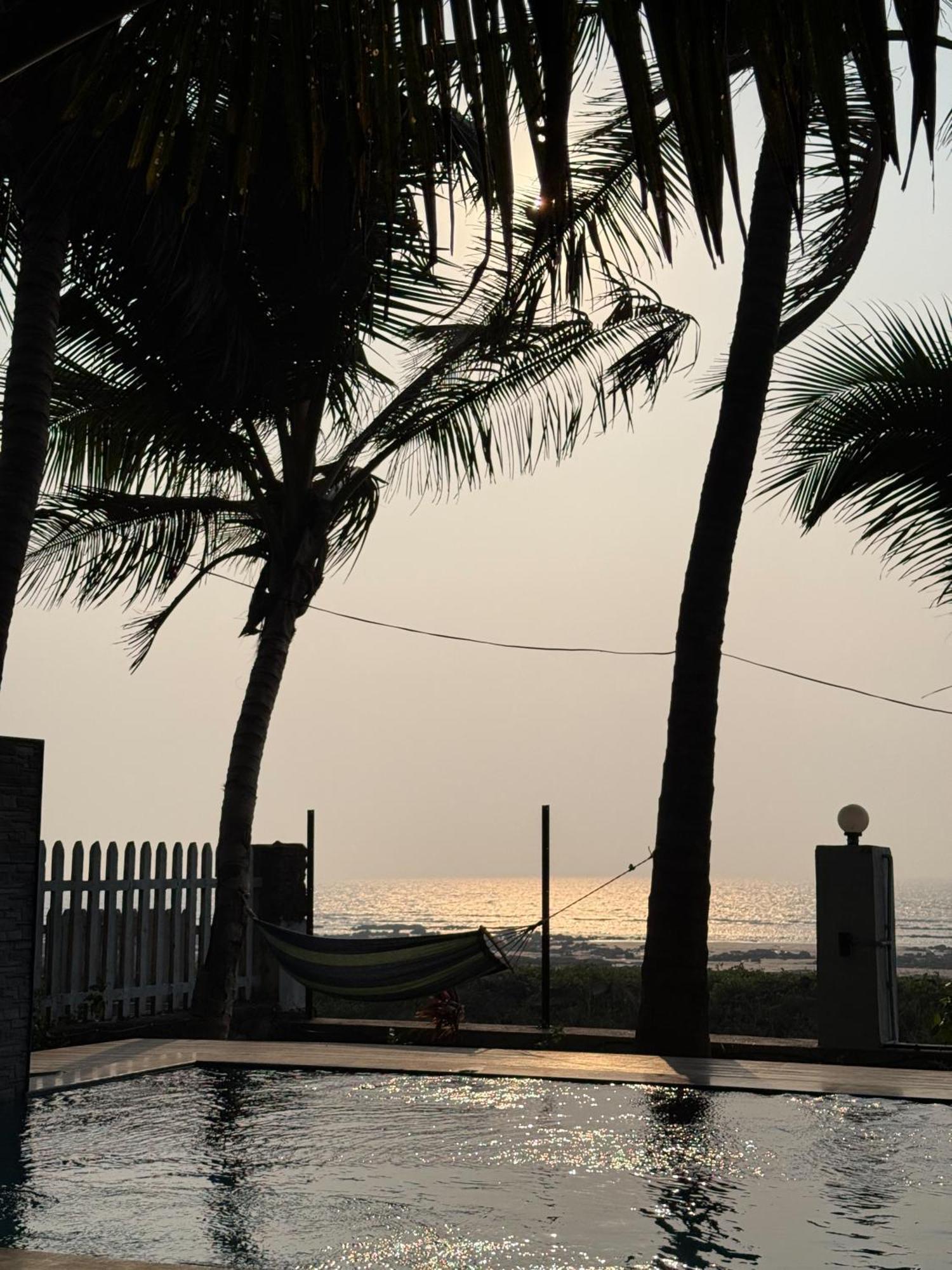 En Ocean Infinity Pool Villa Overlooking Sea ,Beach Touch Alibag Bagian luar foto